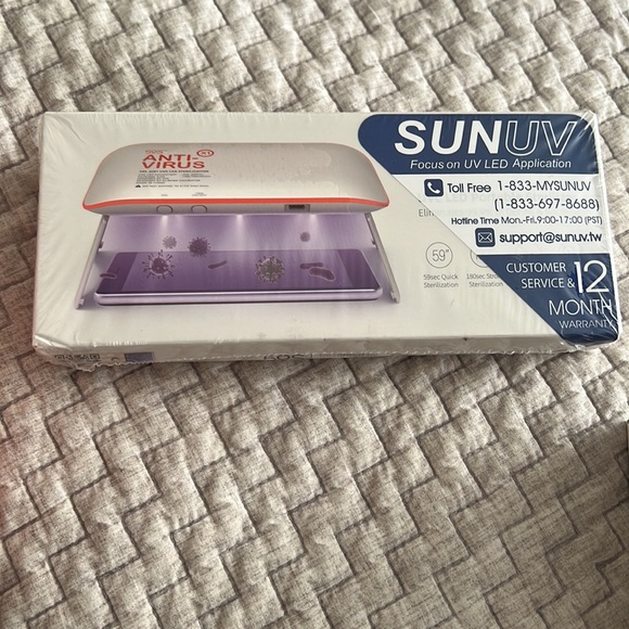 UV sterilizer and non-contact thermometer - Picture 3 of 3